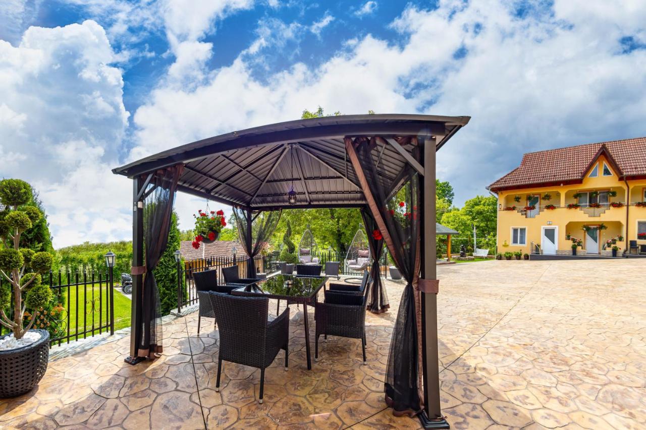 Pensiunea Valea Magurii Новач-Стрэйни Экстерьер фото